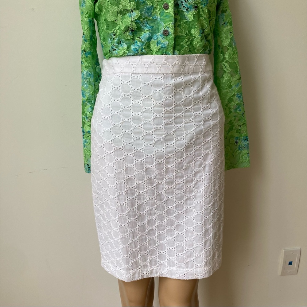 Elegant White Lace Skirt